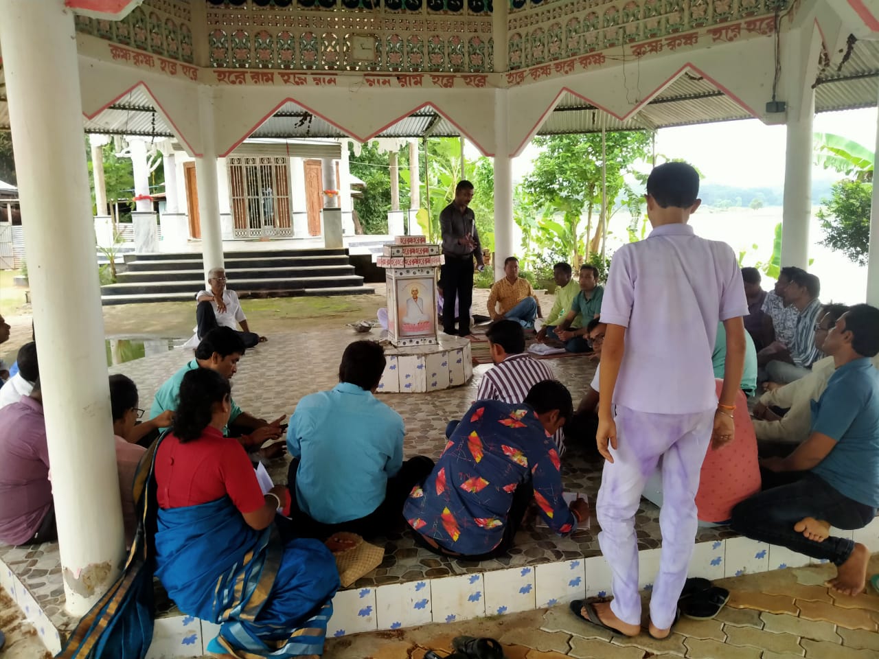 (10/07/2026 ইং) তারকব্রহ্ম কীর্তনীয়া শিল্পী সমিতি দঃ ত্রিপুরা জেলা কমিটির উদ্যোগে ক্ষেত্র কমিটি গঠনের উদ্দেশ্যে বেতাকা রাম ঠাকুর মন্দিরে এক সভা অনুষ্ঠিত হয়।